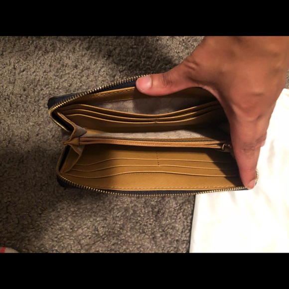 Michael Kors purses - Picture 7 of 8